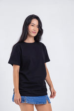 Cargar imagen en el visor de la galería, Camiseta para ELLAS Alto Gramaje Regular- ¡Nuestra joya! DEEP BLACK