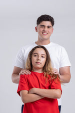 Cargar imagen en el visor de la galería, ¡Conoce la nueva Camiseta para niños y niñas! CLASSIC RED