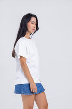 Cargar imagen en el visor de la galería, Camiseta para ELLAS Alto Gramaje Regular- ¡Nuestra joya! WHITE BRIGHT