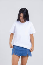 Cargar imagen en el visor de la galería, Camiseta para ELLAS Alto Gramaje Regular- ¡Nuestra joya! WHITE BRIGHT