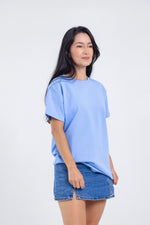 Cargar imagen en el visor de la galería, Camiseta para ELLAS Alto Gramaje Regular- ¡Nuestra joya! HYDRANGEA BLUE