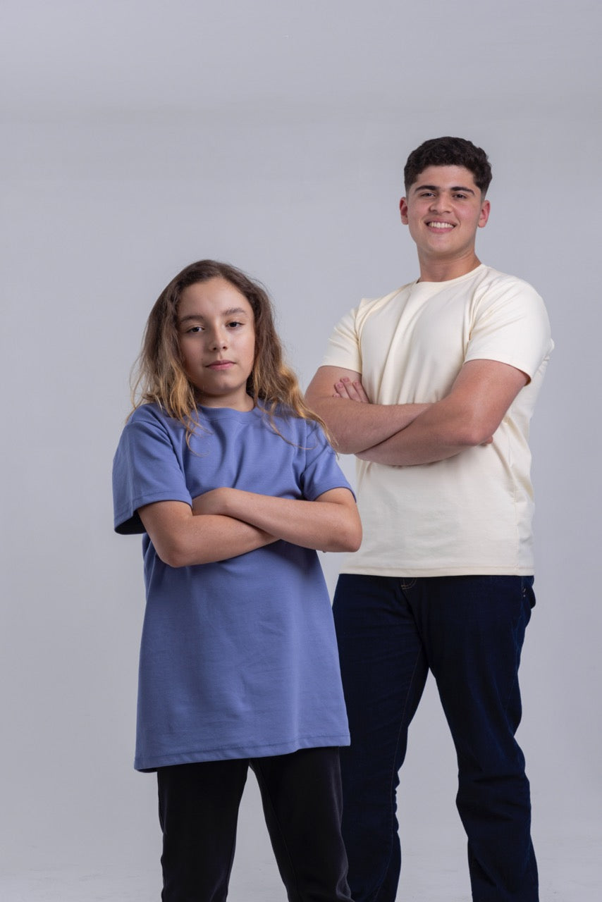 ¡Conoce la nueva Camiseta para niños y niñas! VIBRANT BLUE
