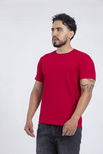 Cargar imagen en el visor de la galería, Modelo con camiseta roja SOFT