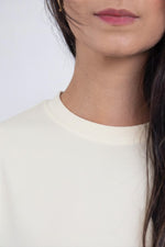 Cargar imagen en el visor de la galería, Camiseta para ELLAS Alto Gramaje Regular- ¡Nuestra joya! OFF WHITE