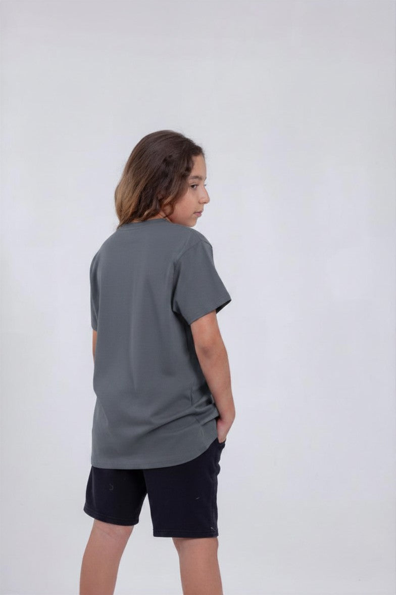 ¡Conoce la nueva Camiseta para niños y niñas! SLATE GREY